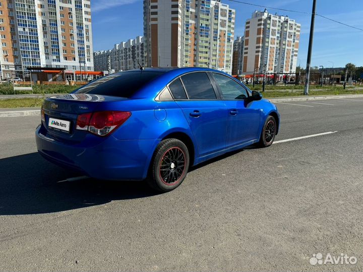 Chevrolet Cruze 1.8 МТ, 2011, 266 000 км