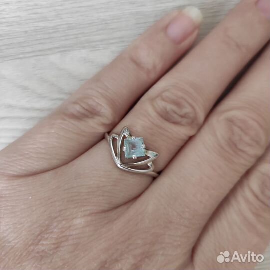 Кольцо с топазом
