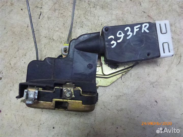 Замок двери передний правый Mitsubishi Space Star