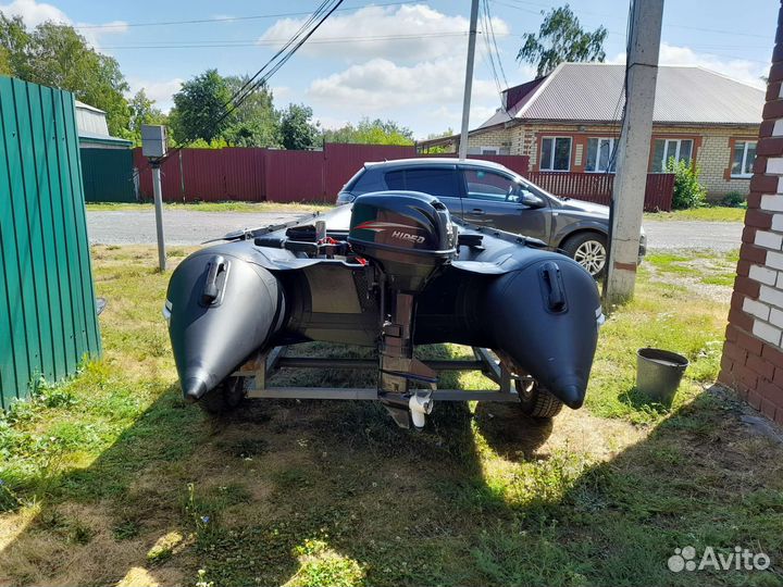 Лодка с мотором