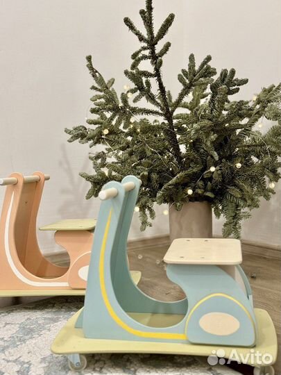 Машинка каталка новая