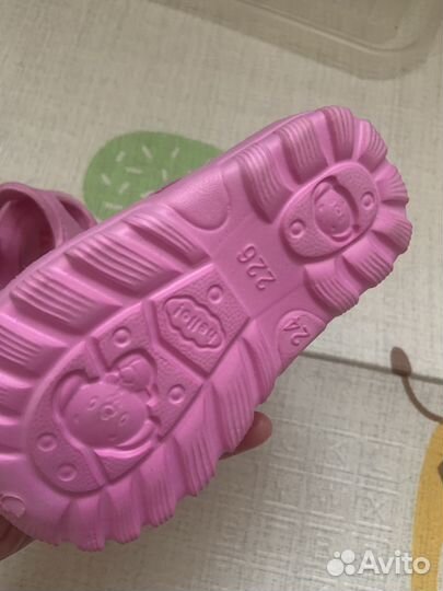 Босоножки для бассейна на девочку