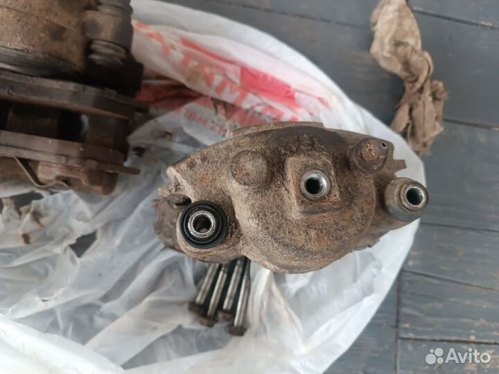 Суппорта передние jeep cherokee xj