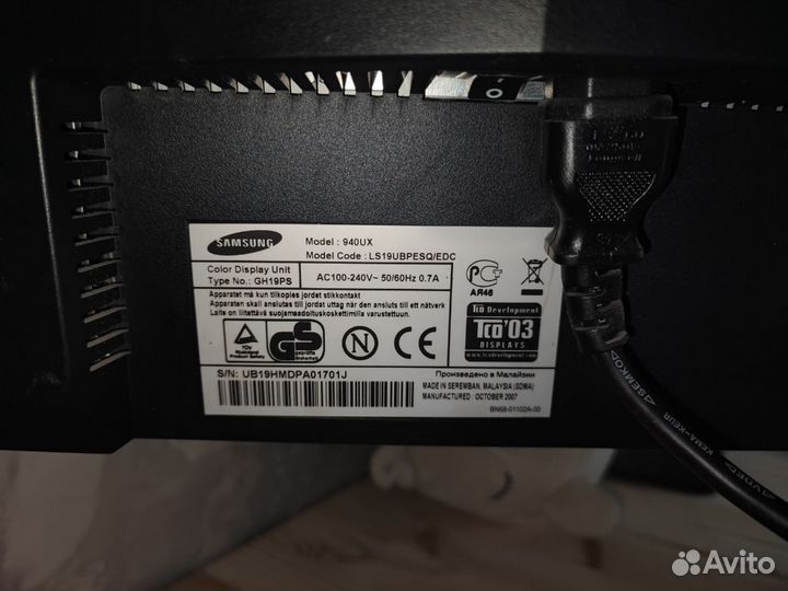 Монитор Samsung SyncMaster 940UX