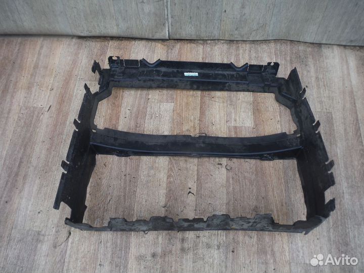 Воздуховод радиатора передний Range Rover 4 2019