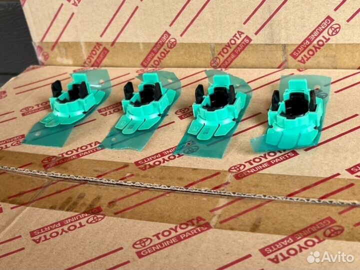 Кронштейн датчика парковки Toyota Rav4 2018-2023