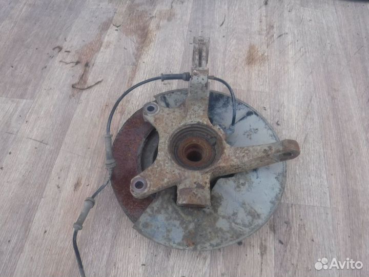 Кулак передний правый Chery M11 2010