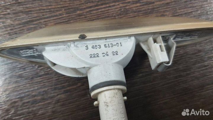 Поворотник левый Bmw X3 2.5I E83