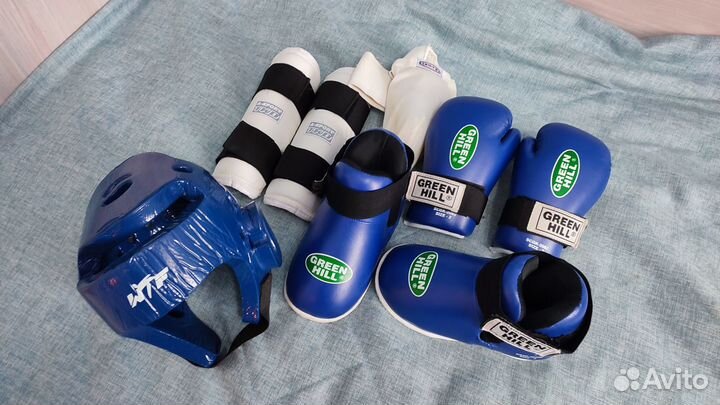 Перчатки, шлем, бандаж