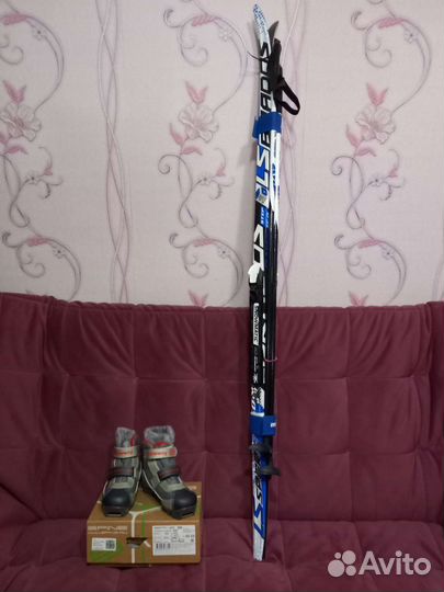 Лыжи и ботинки