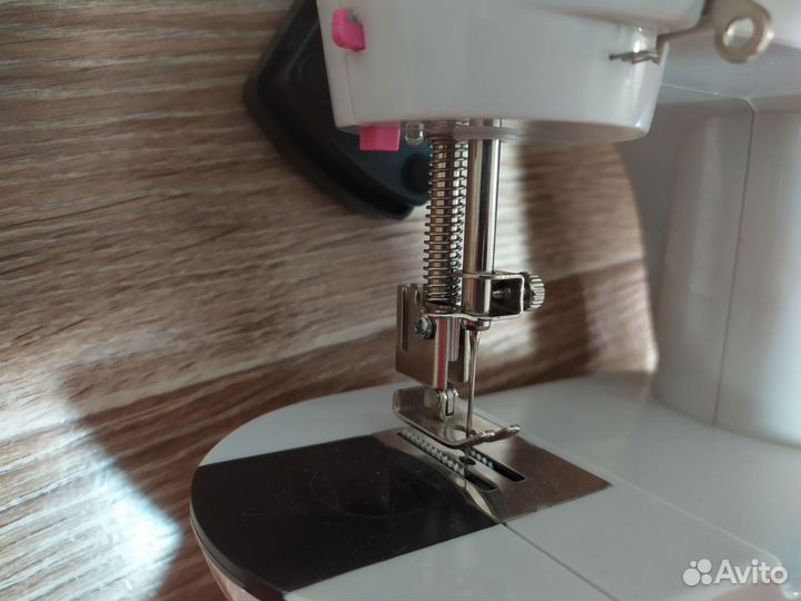 Детская швейная машинка