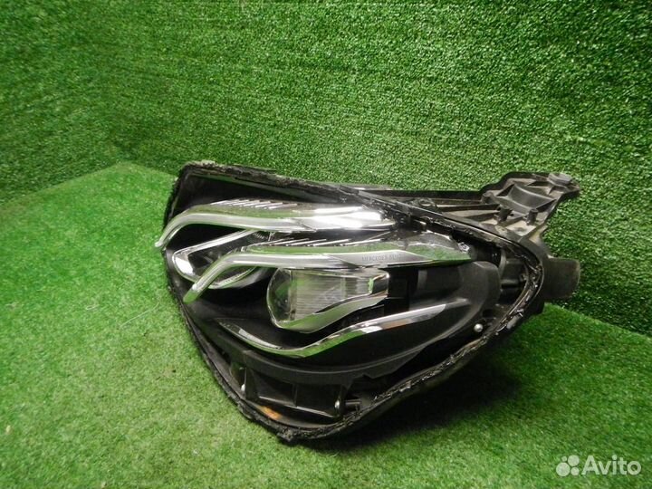 Фара левая Mercedes-Benz E-Class