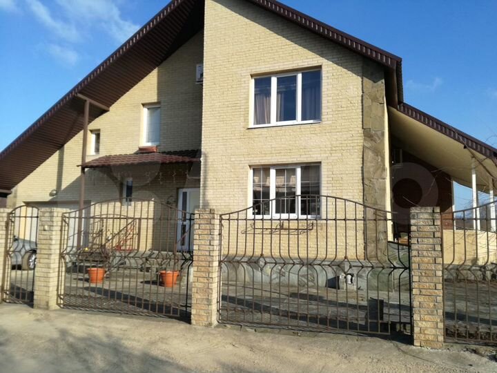 Дом 216 м² на участке 11 сот.