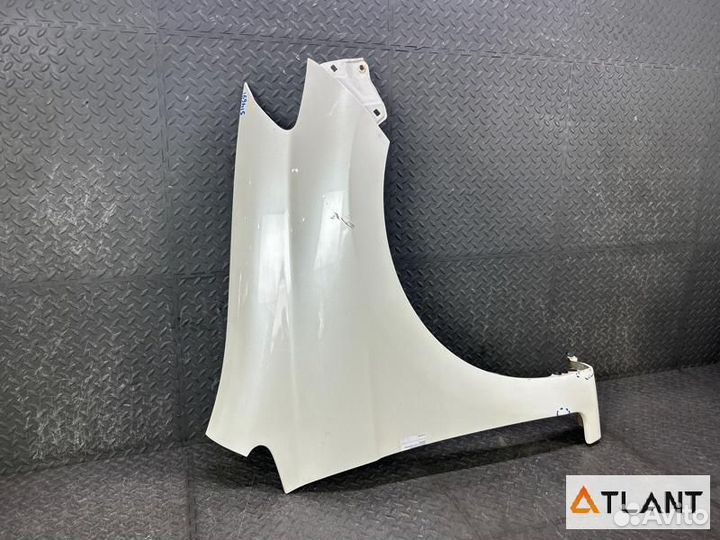 Крыло переднее правое honda edix