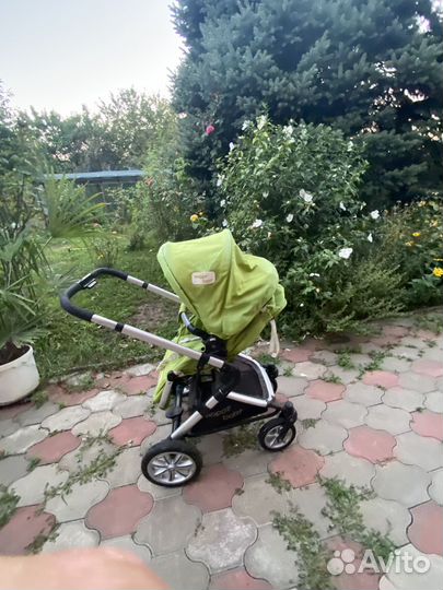 Прогулочная коляска