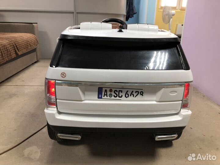 Детский электромобиль