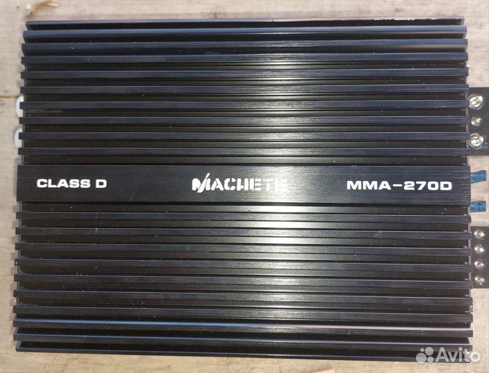 Усилитель звука в автомобили