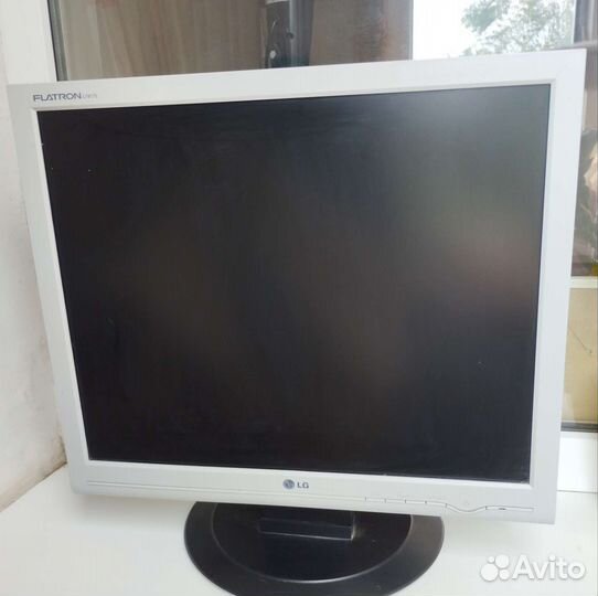 Монитор LG flatron L1917S