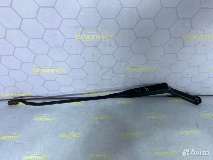 Щеткодержатель передний правый Opel Vectra B 1998