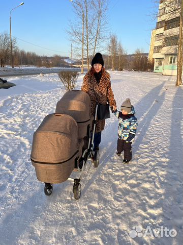 Двухместная коляска