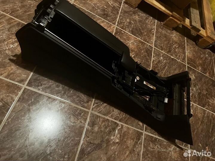 Подлакотник w 212