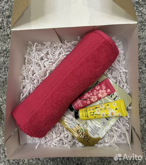 Подарок, тапочки, носочки, полотенца