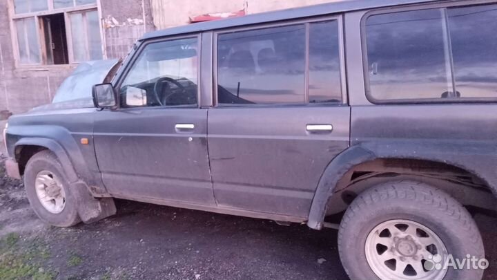 Nissan Patrol 2.8 МТ, 1994, 50 000 км