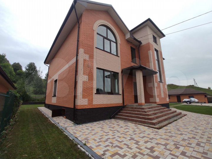 Дом 235 м² на участке 12 сот.