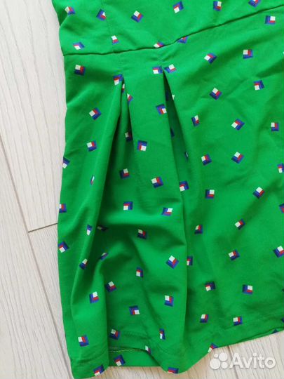 Платье с оригинальной спинкой