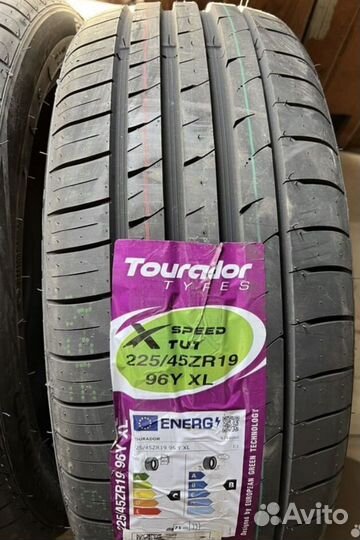 Sonix Prime UHP 08 225/45 R19 96W