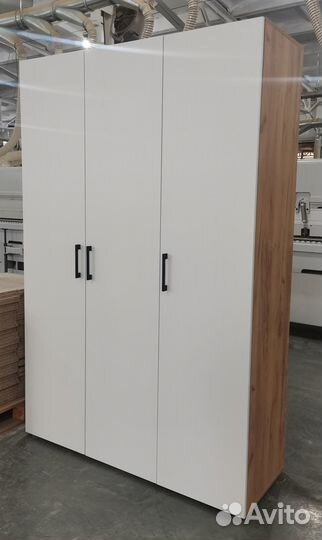 Шкаф Лайт 3-х створчатый на 1350 новый