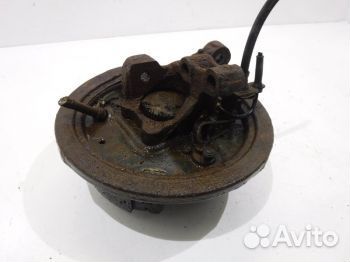 Кулак задний правый 25527482