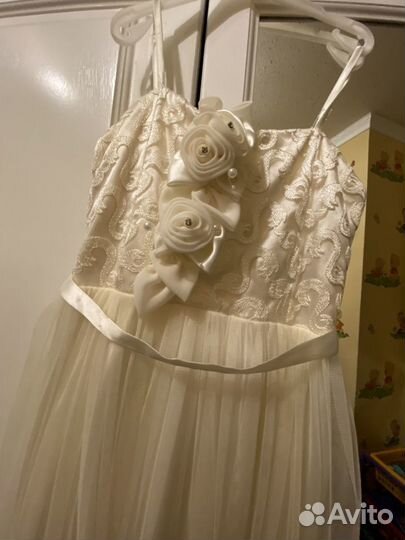 Платье праздничное