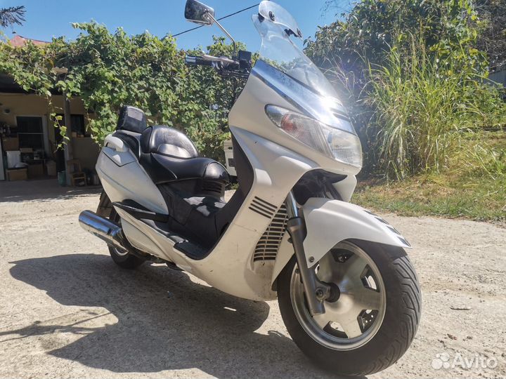 Suzuki SkyWave 400