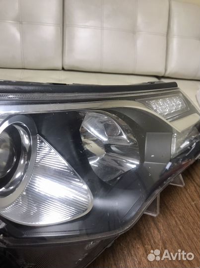 Фара правая Toyota Rav 4 12-15г XA40 ксенон