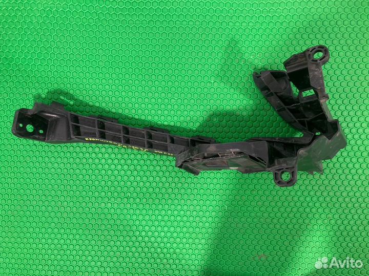 Крепление бампера переднее левое Honda Cr-V RE5