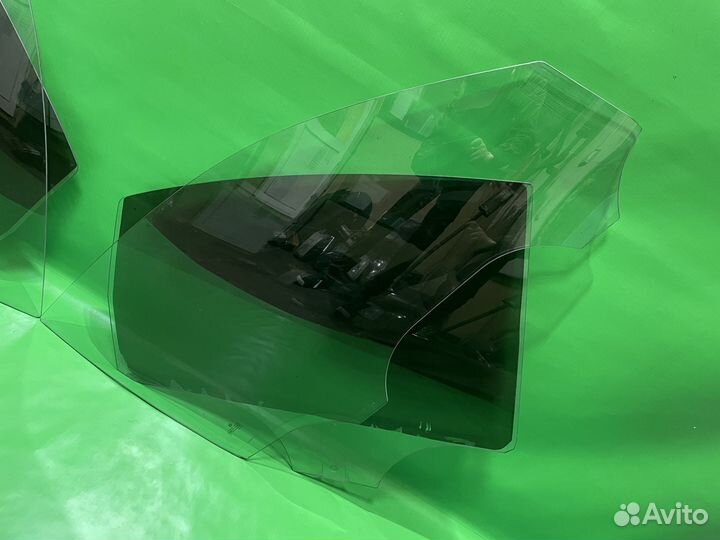 Стекло двери Volkswagen Passat B5