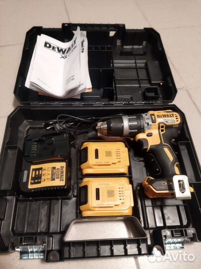 Аккумуляторная дрель шуруповерт dewalt