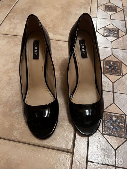 Туфли лакированнве dkny