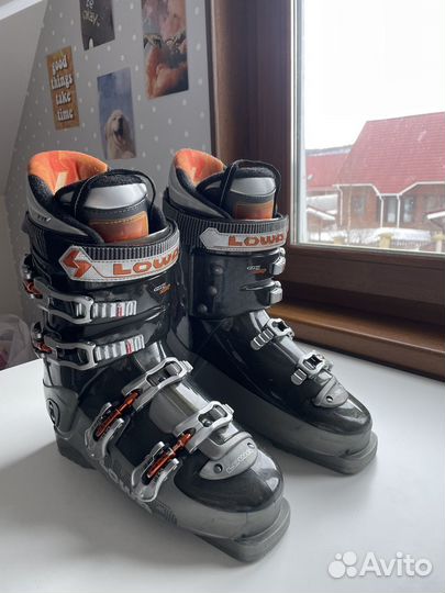 Горнолыжные ботинки Lowa
