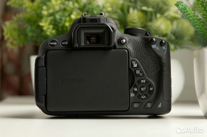 Canon 700D Kit