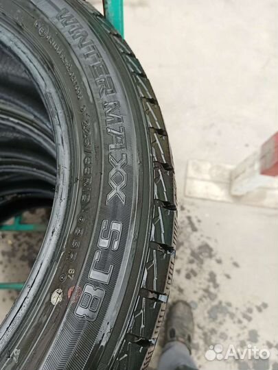 Dunlop Winter Maxx SJ8 225/55 R19
