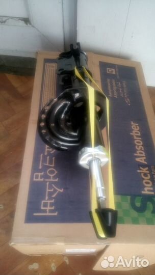 Амортизатор передний правый Solaris/Rio 2011/2014