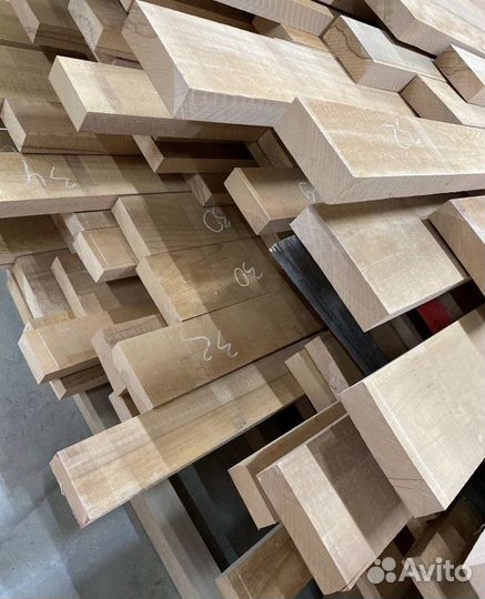 Доска обрезная из массива Ясеня