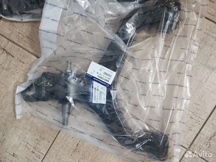 Рычаг нижний Ссангйонг Кайрон новый