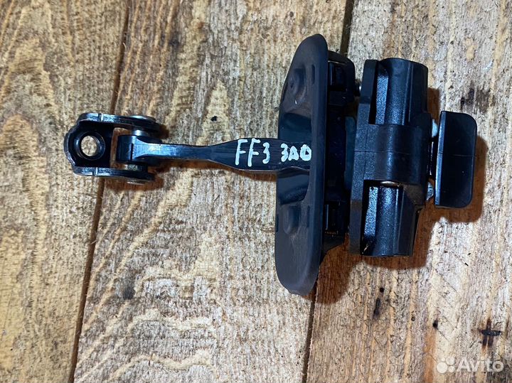 Ограничитель задней двери ford focus 3