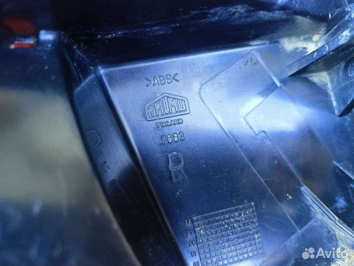 Задний фонарь правый внешний Volvo S70