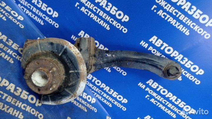 Задний левый продольный рычаг Ford Focus 2 седан