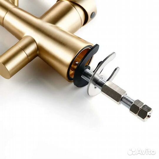 Смеситель для кухни с гибким изливом