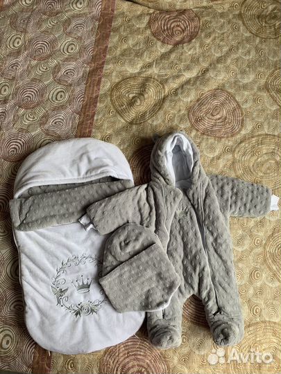 Конверт и комбинезон на выписку